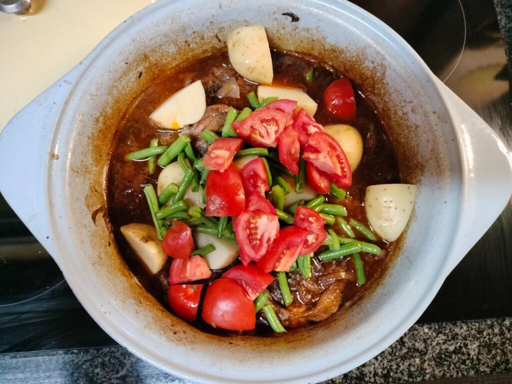 stew in pot